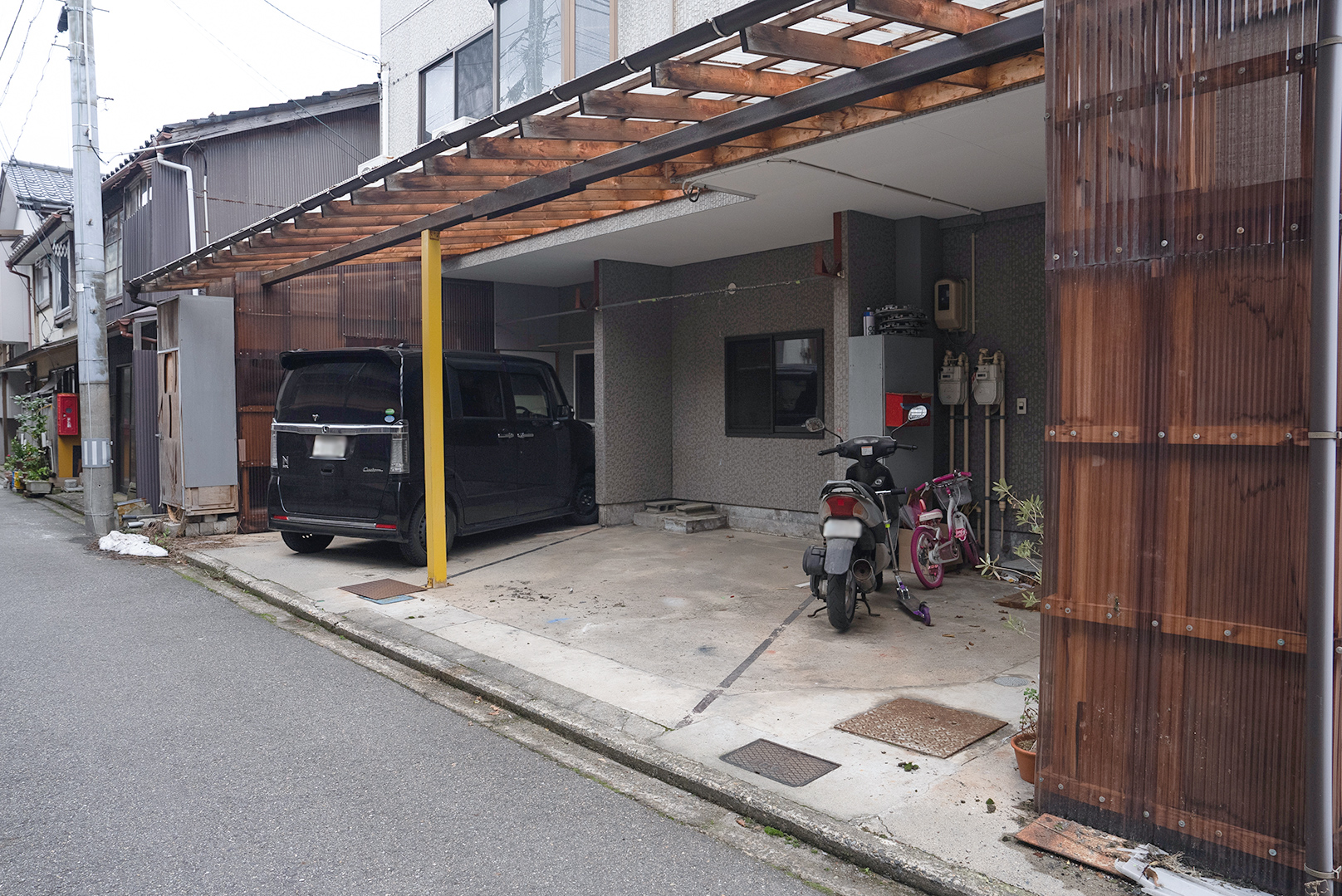 新潟市中央区古町地区 屋根付き駐車場の画像